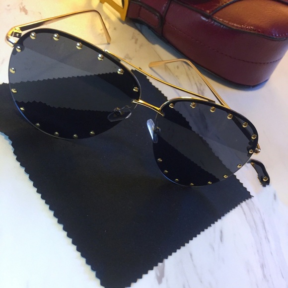 Oversized Black Aviator